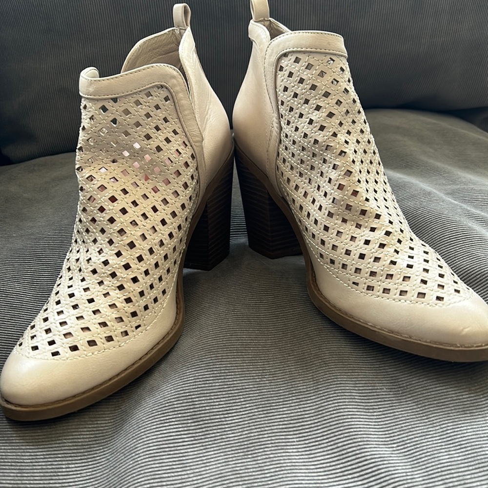 NIB Massini Tracey Ankle Boots